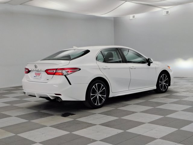 Used 2019 Toyota Camry SE FWD image 9
