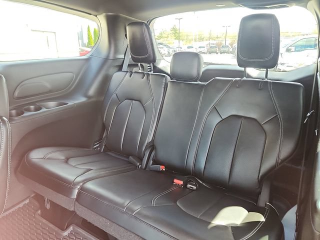 Used 2025 Chrysler Voyager LX FWD image 27