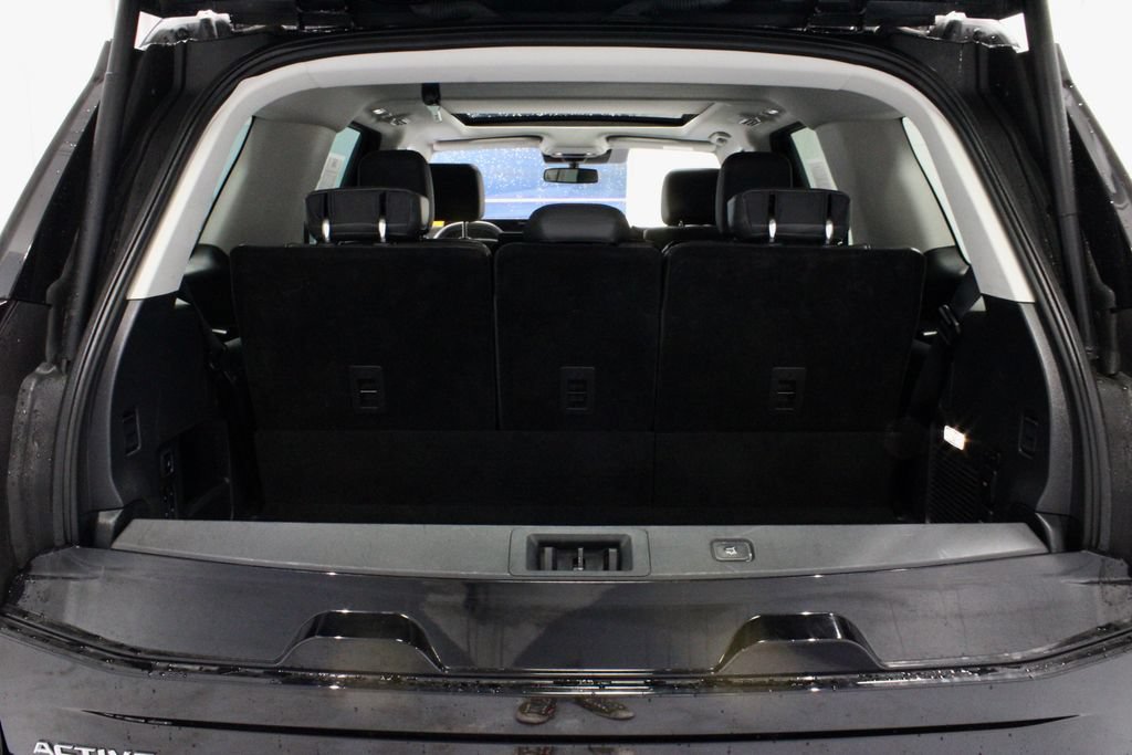 Certified 2025 Ford Expedition Active AWD/4WD image 14