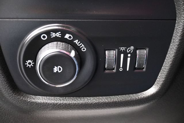 Used 2023 Jeep Grand Cherokee L Limited AWD/4WD image 27