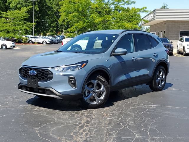 Certified 2025 Ford Escape ST-Line Select AWD/4WD image 37