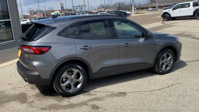 Certified 2025 Ford Escape ST-Line w/ Cold Weather Package FWD image 2