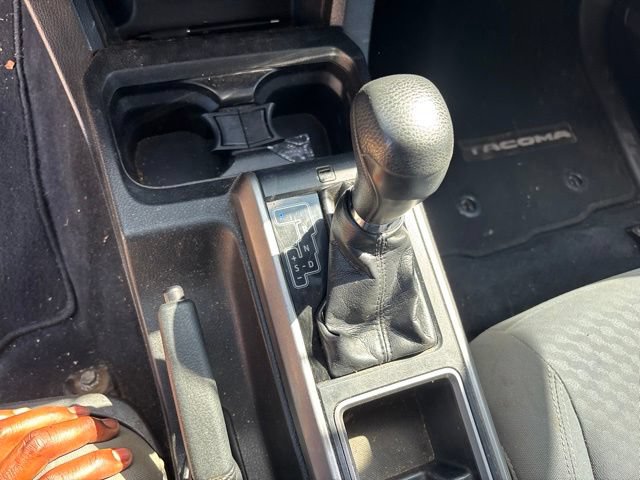 Used 2020 Toyota Tacoma SR5 RWD image 17