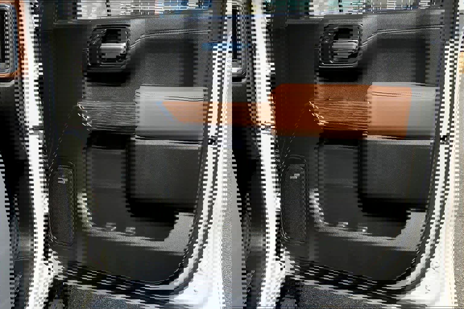 Used 2021 Chevrolet Silverado 1500 High Country w/ Technology Package image 22