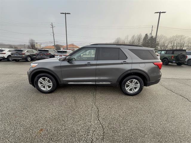 Certified 2023 Ford Explorer XLT w/ Equipment Group 202A AWD/4WD image 2
