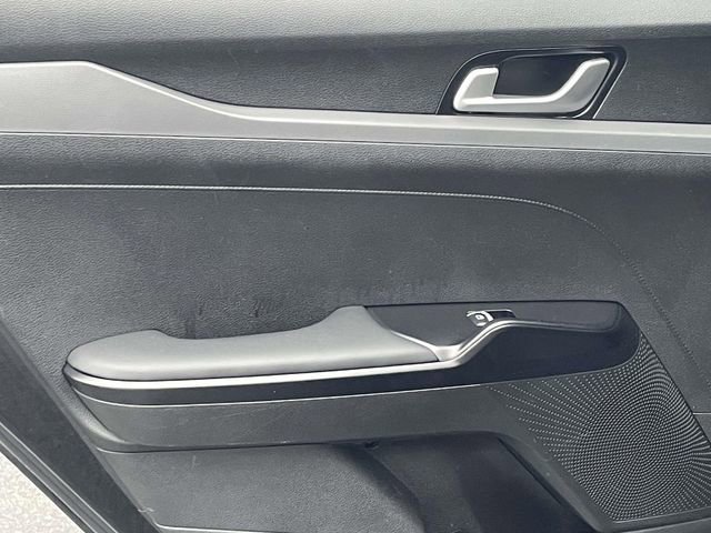 Used 2023 Kia K5 LXS image 9