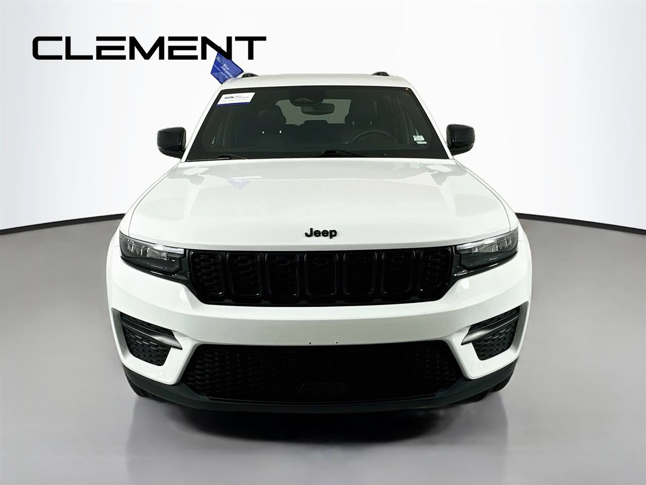 Used 2023 Jeep Grand Cherokee Altitude AWD/4WD image 3