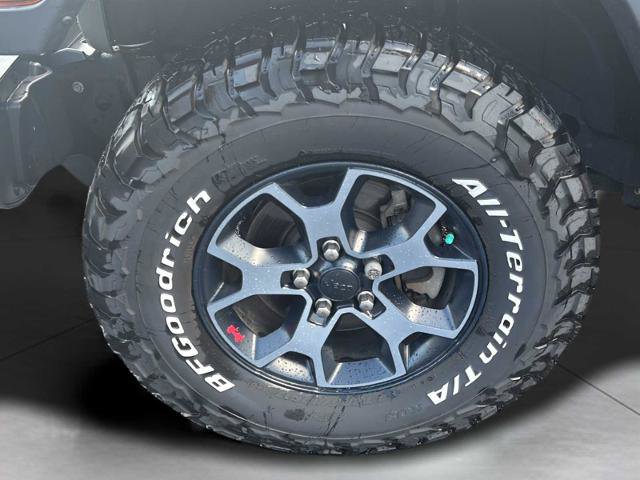 Used 2018 Jeep Wrangler Unlimited Sahara AWD/4WD image 31