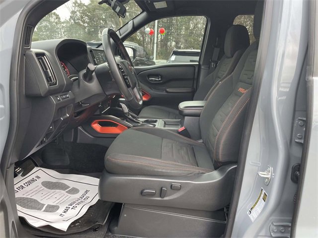 Used 2025 Nissan Frontier PRO-4X image 16