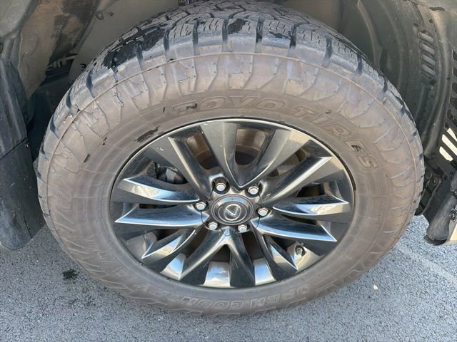 Used 2023 Lexus GX 460 Premium w/ Premium Package image 14