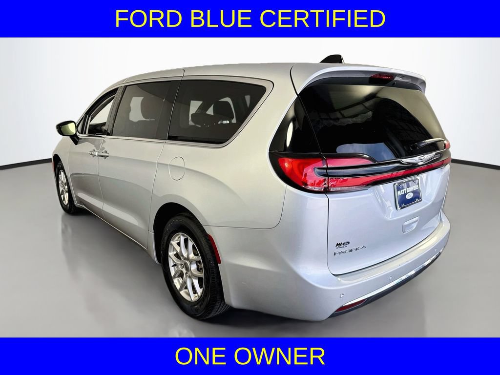 Used 2024 Chrysler Pacifica Touring-L FWD image 10