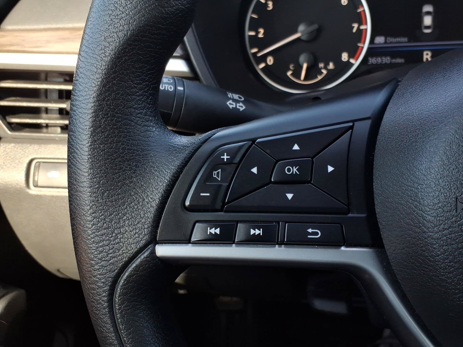 Used 2025 Nissan Altima 2.5 SV FWD image 26