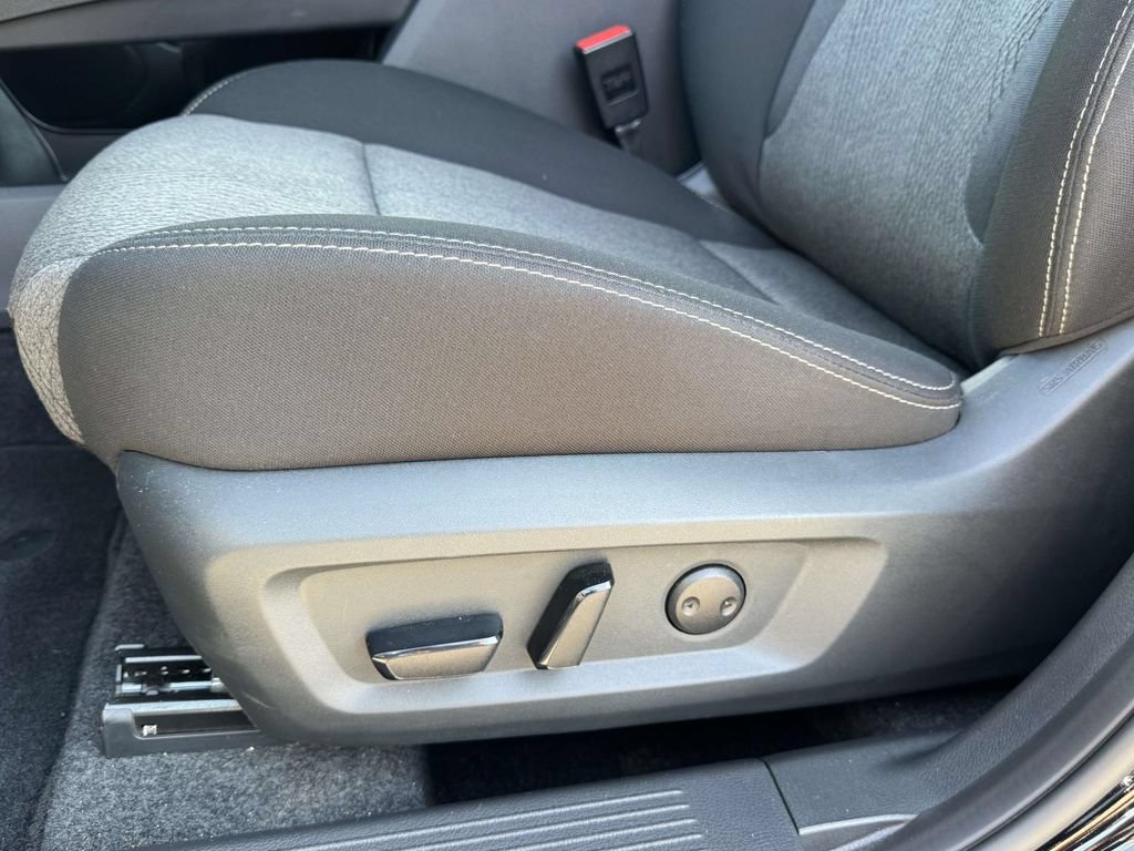 Used 2026 Nissan Rogue SV FWD image 20