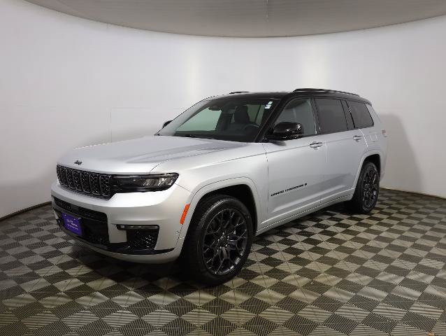 Used 2024 Jeep Grand Cherokee L Summit w/ High Altitude Package AWD/4WD image 3