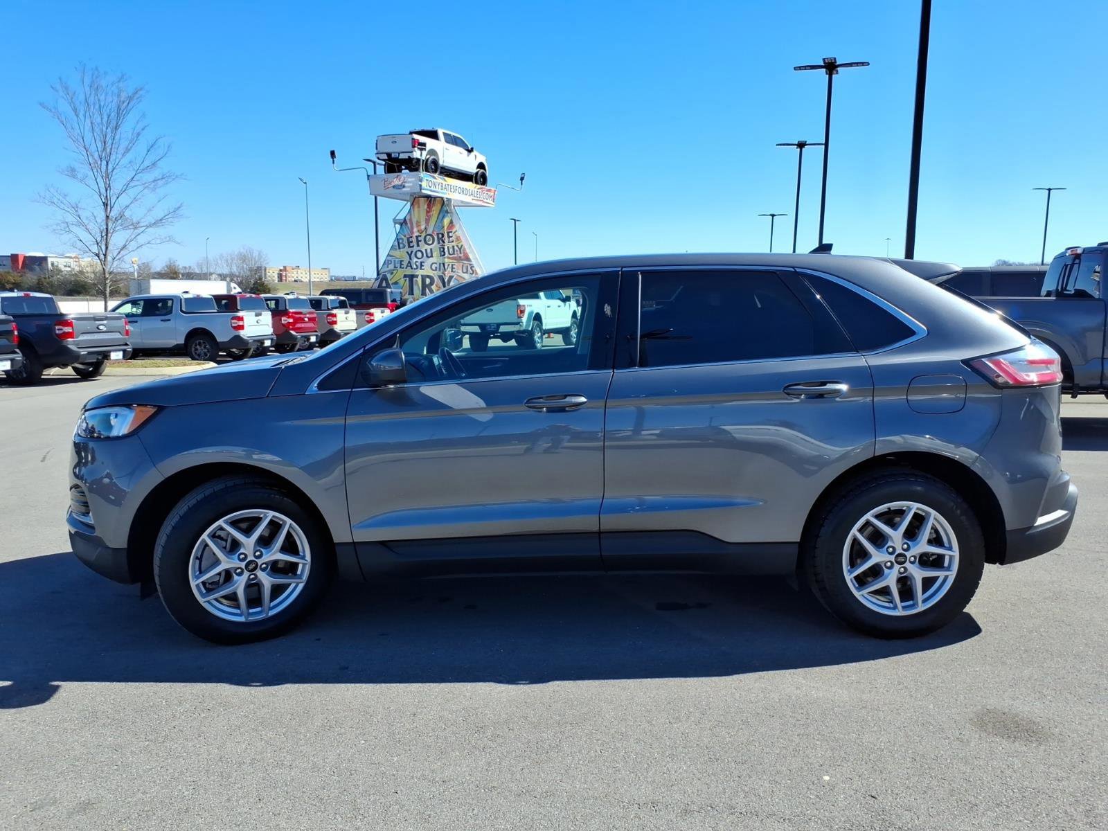 Certified 2024 Ford Edge SEL image 2