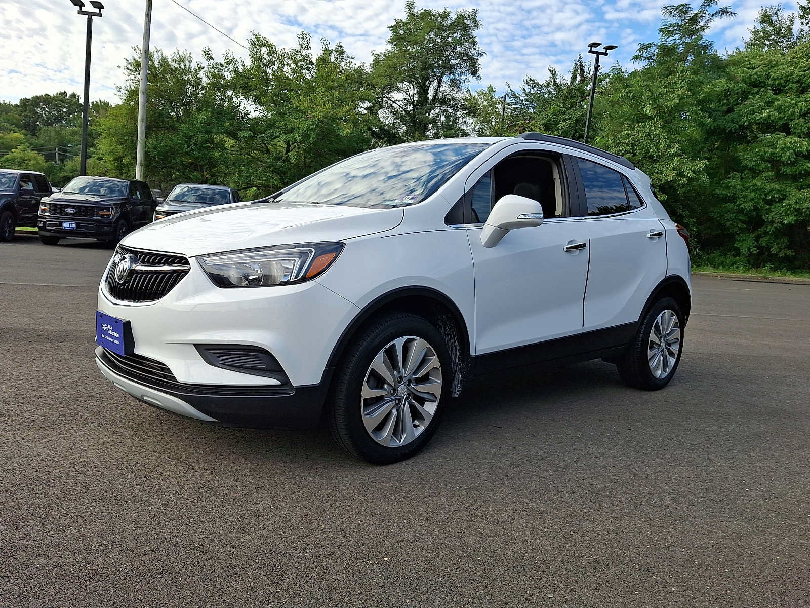Used 2019 Buick Encore Preferred AWD/4WD image 3