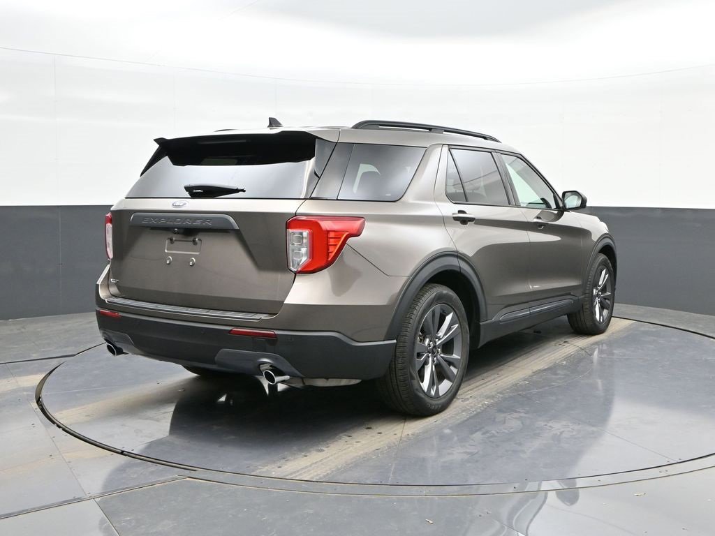 Certified 2021 Ford Explorer XLT w/ Equipment Group 202A image 10