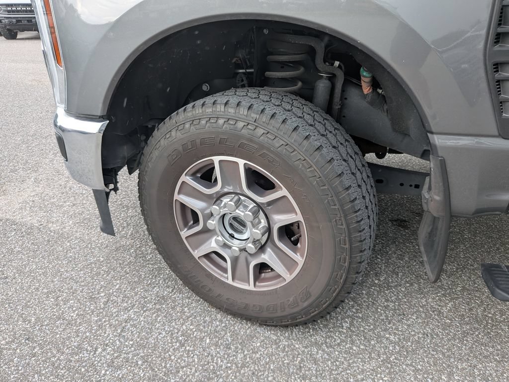 Certified 2025 Ford F350 Lariat AWD/4WD image 35