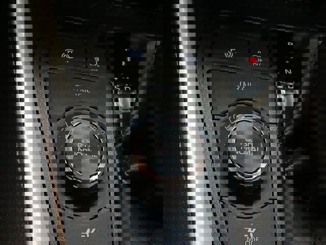 Used 2025 Toyota RAV4 XLE image 17