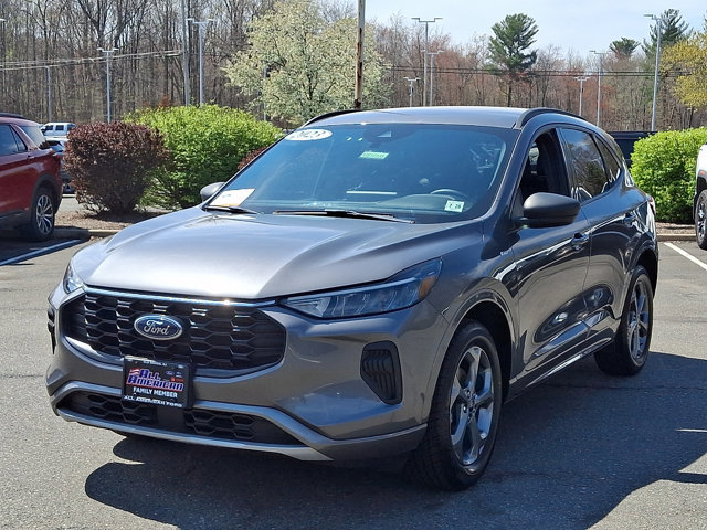 Certified 2023 Ford Escape ST-Line w/ Tech Pack #1 AWD/4WD image 4