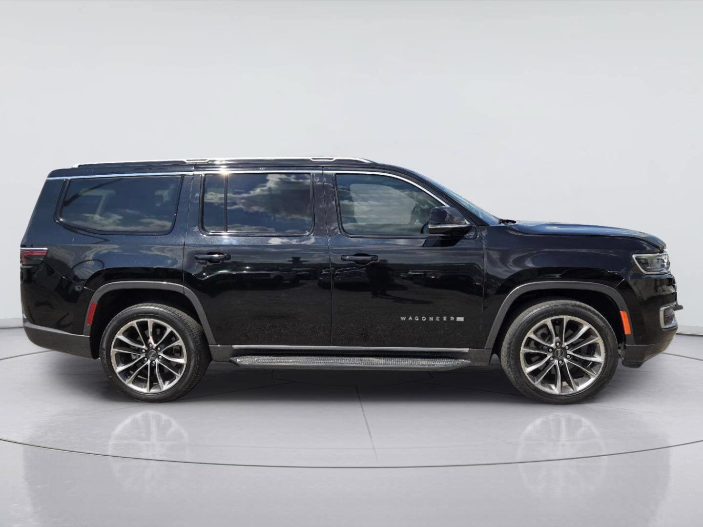 Used 2022 Jeep Wagoneer Series II w/ Premium Group I AWD/4WD image 4