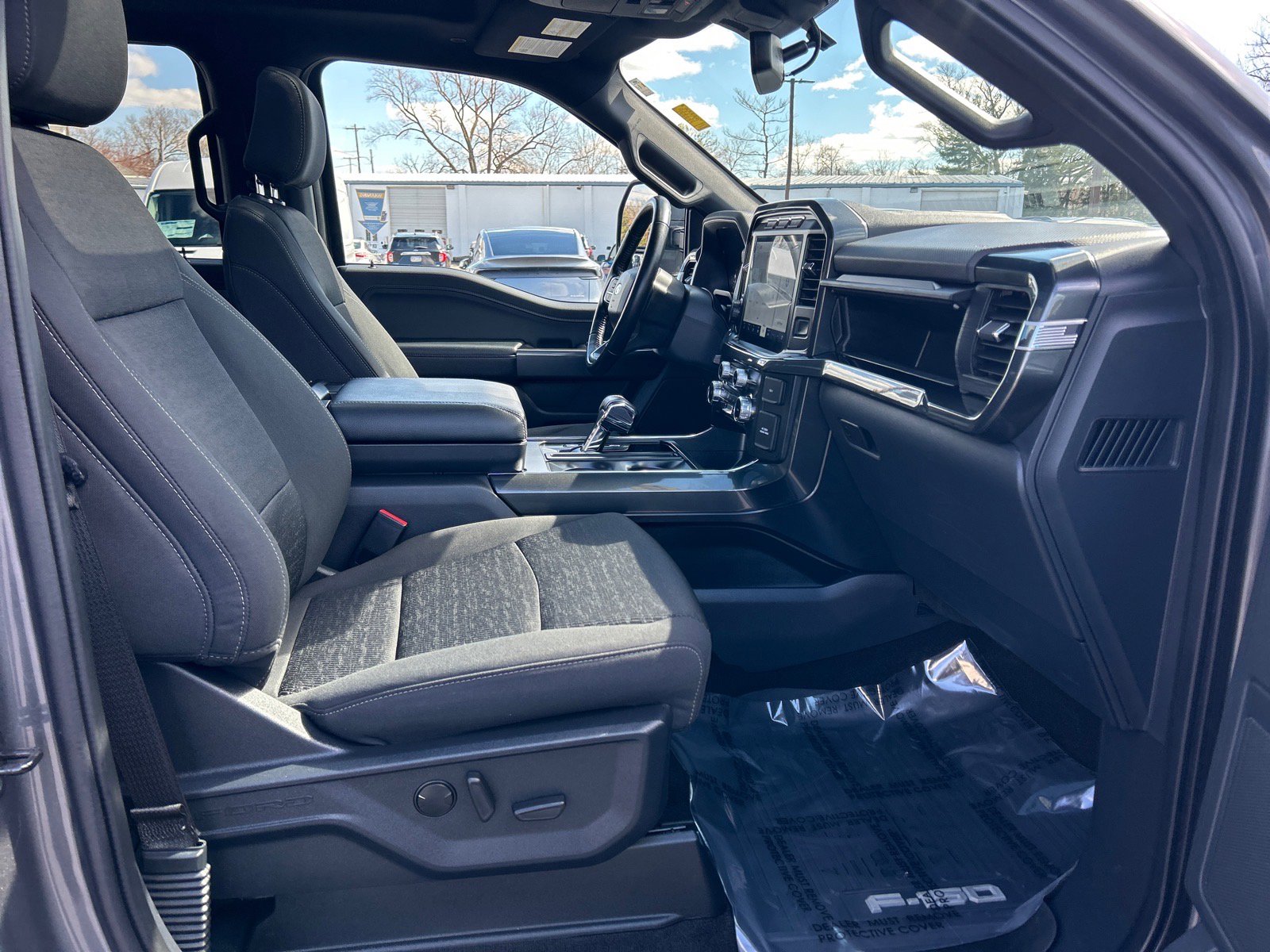 Certified 2022 Ford F150 XLT w/ Equipment Group 302A High image 17