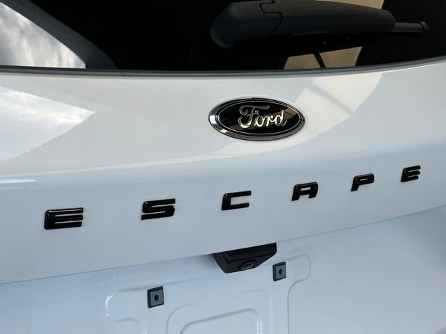 Certified 2022 Ford Escape SEL w/ SEL Stealth AWD Package image 29