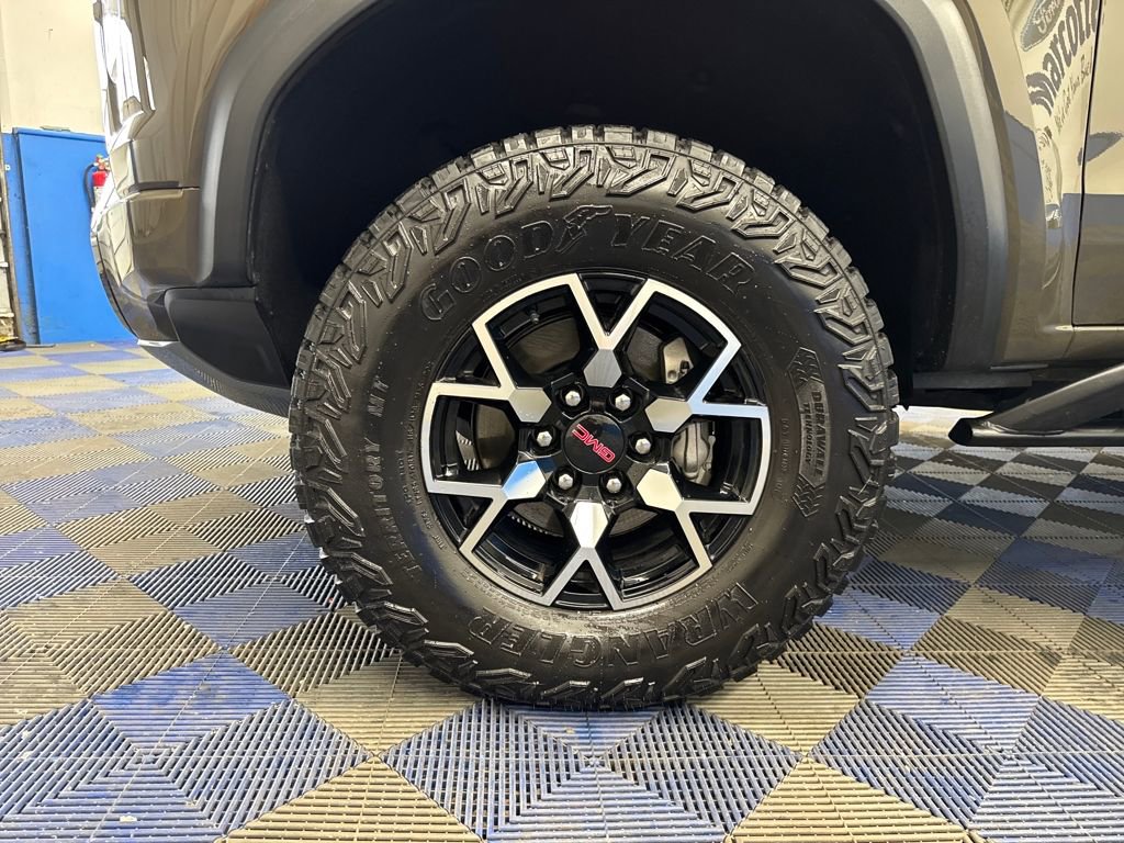 Used 2024 GMC Canyon AT4X AWD/4WD image 31