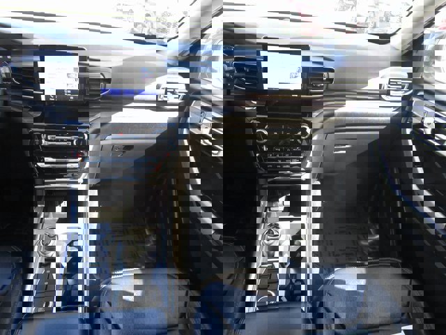 Certified 2022 Ford Explorer Limited w/ Equipment Group 301A image 27