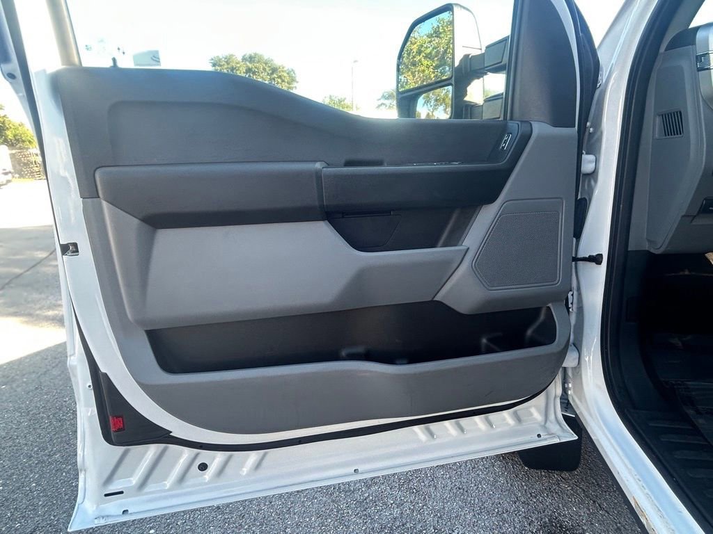 Certified 2023 Ford F550 XL w/ XL Chrome Package image 34