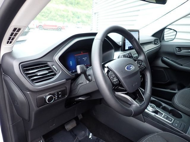 Certified 2025 Ford Escape Active w/ Cold Weather Package AWD/4WD image 15