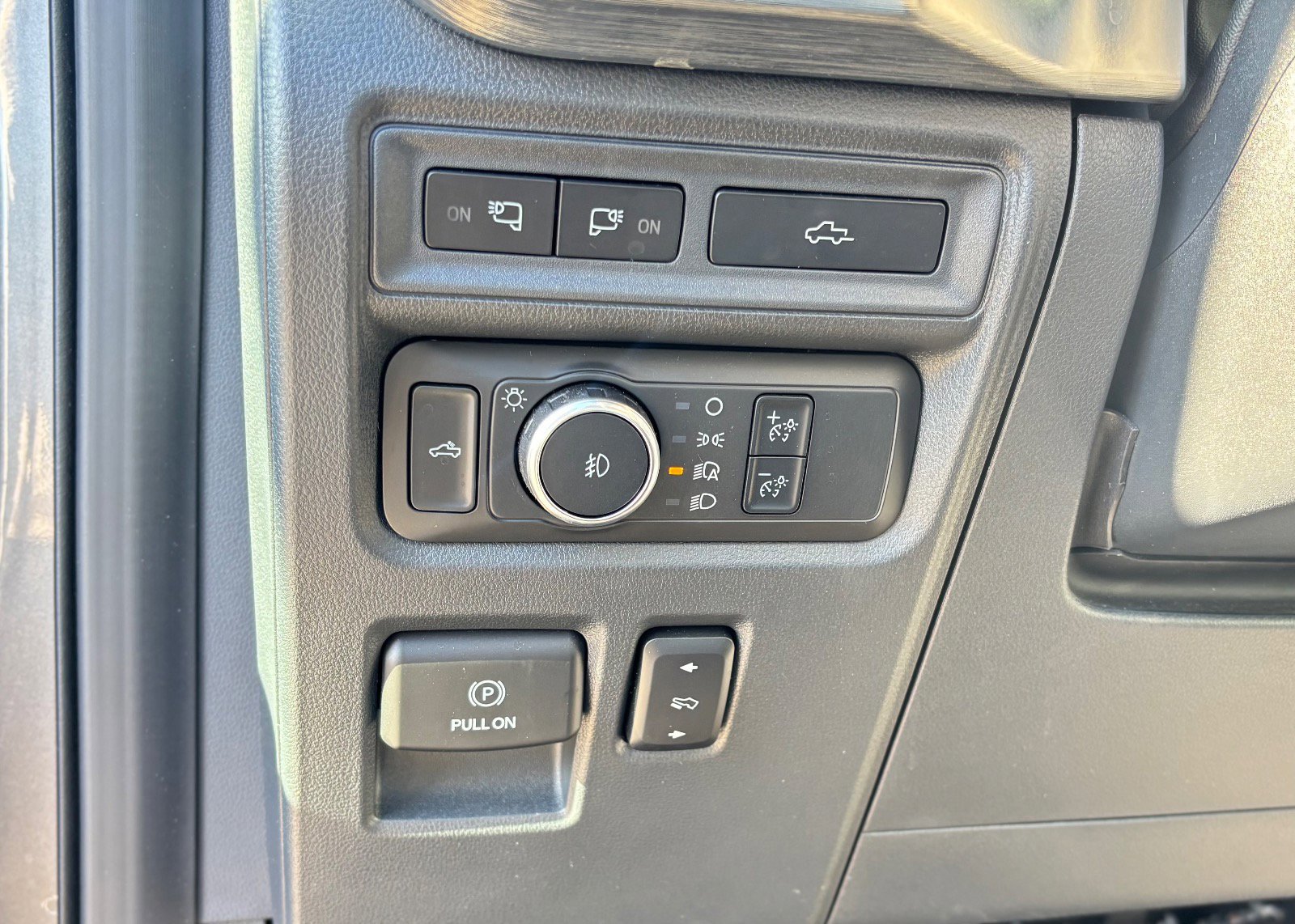 Certified 2022 Ford F150 Lariat w/ Equipment Group 502A High image 34