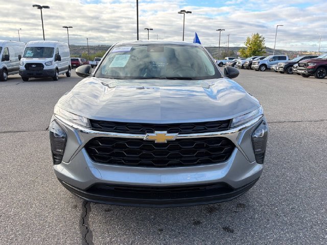 Used 2026 Chevrolet Trax LS FWD image 8