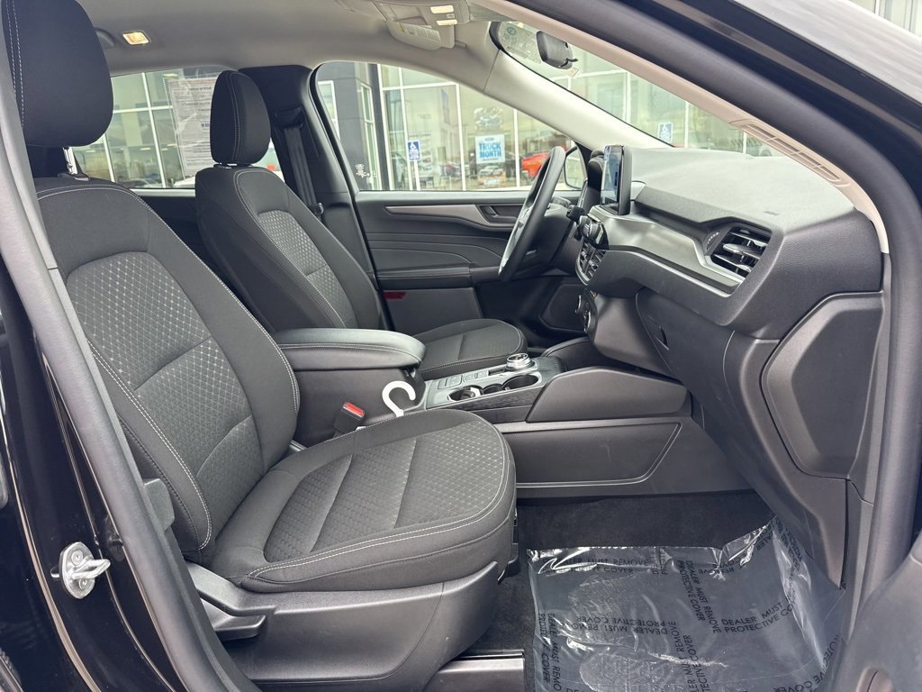 Certified 2025 Ford Escape Active image 28