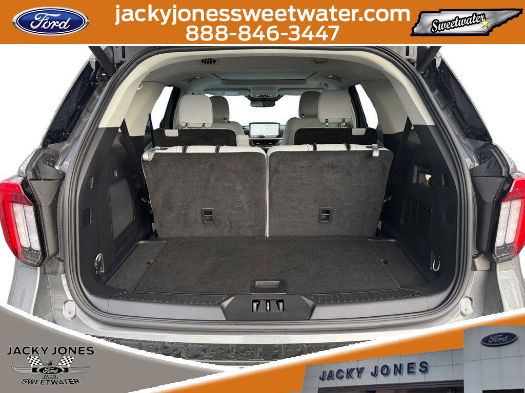 Certified 2025 Ford Explorer Platinum w/ Ultimate Package RWD image 19