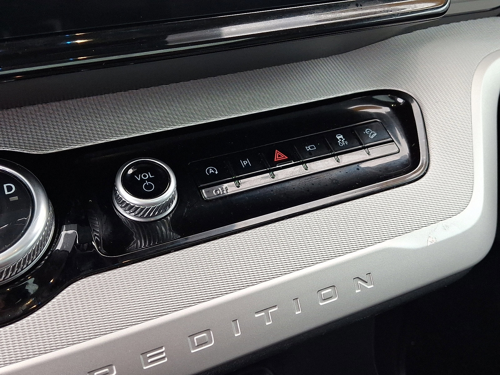 Certified 2025 Ford Expedition Max Active image 18