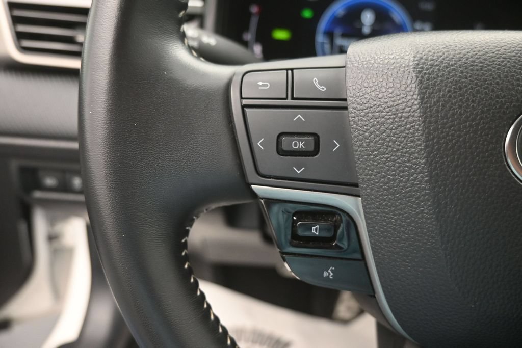 Used 2025 Toyota Camry SE FWD image 28