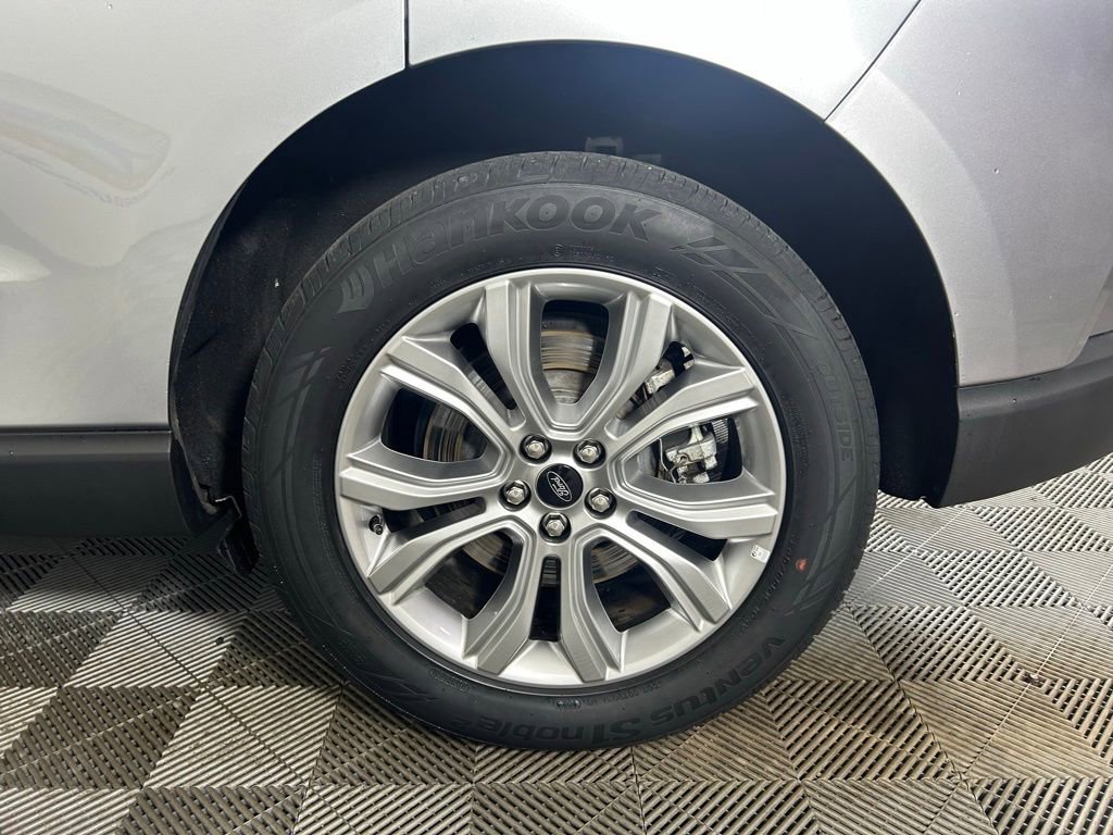 Certified 2024 Ford Edge Titanium AWD/4WD image 23