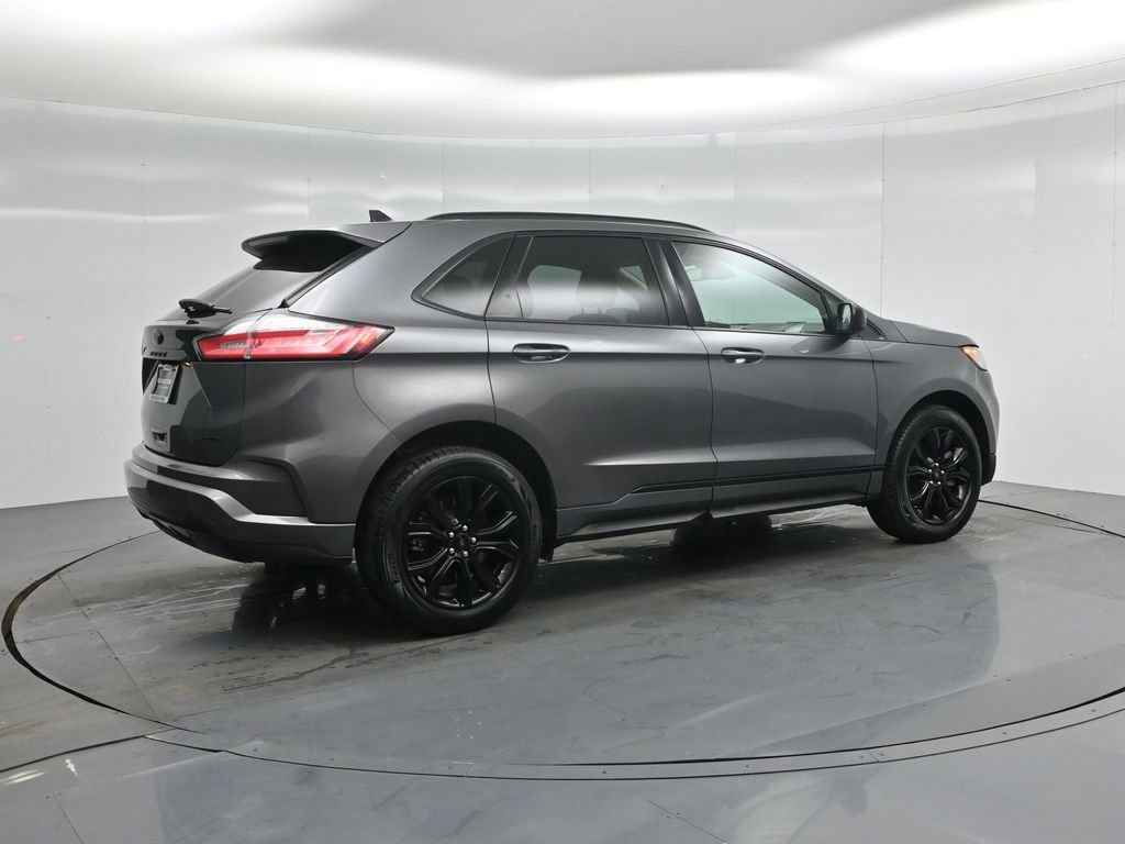 Certified 2022 Ford Edge SE w/ Black Appearance Package image 12
