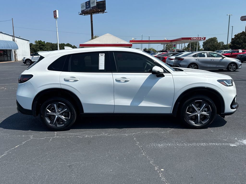 Used 2023 Honda HR-V EX-L image 2