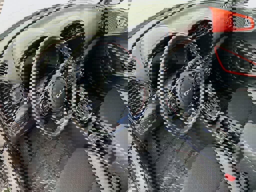 Used 2023 Kia Soul GT-Line w/ GT-Line Technology Package image 9