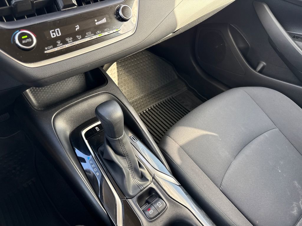 Used 2022 Toyota Corolla LE w/ LE Convenience Package image 21