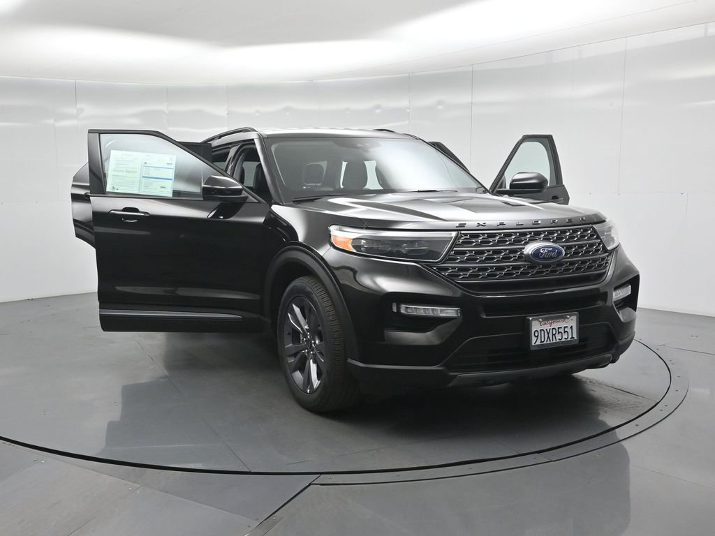 Certified 2022 Ford Explorer XLT w/ Equipment Group 202A image 28