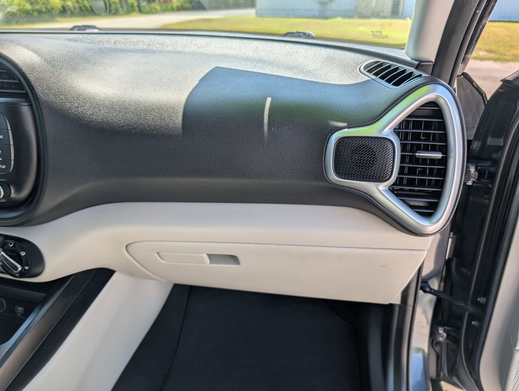 Used 2020 Kia Soul LX FWD image 21