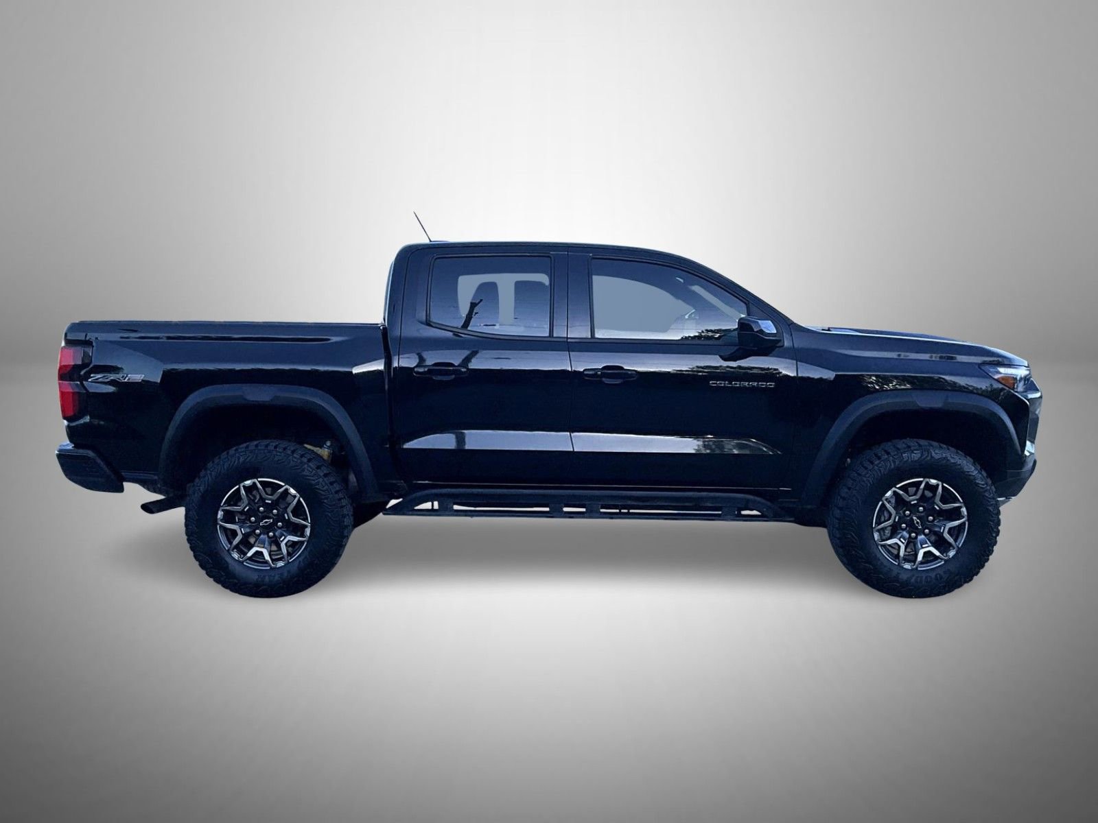 Used 2024 Chevrolet Colorado ZR2 w/ Technology Package AWD/4WD image 4