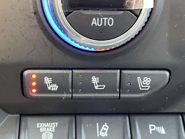 Used 2022 GMC Sierra 3500 Denali w/ Denali Ultimate Package AWD/4WD image 29