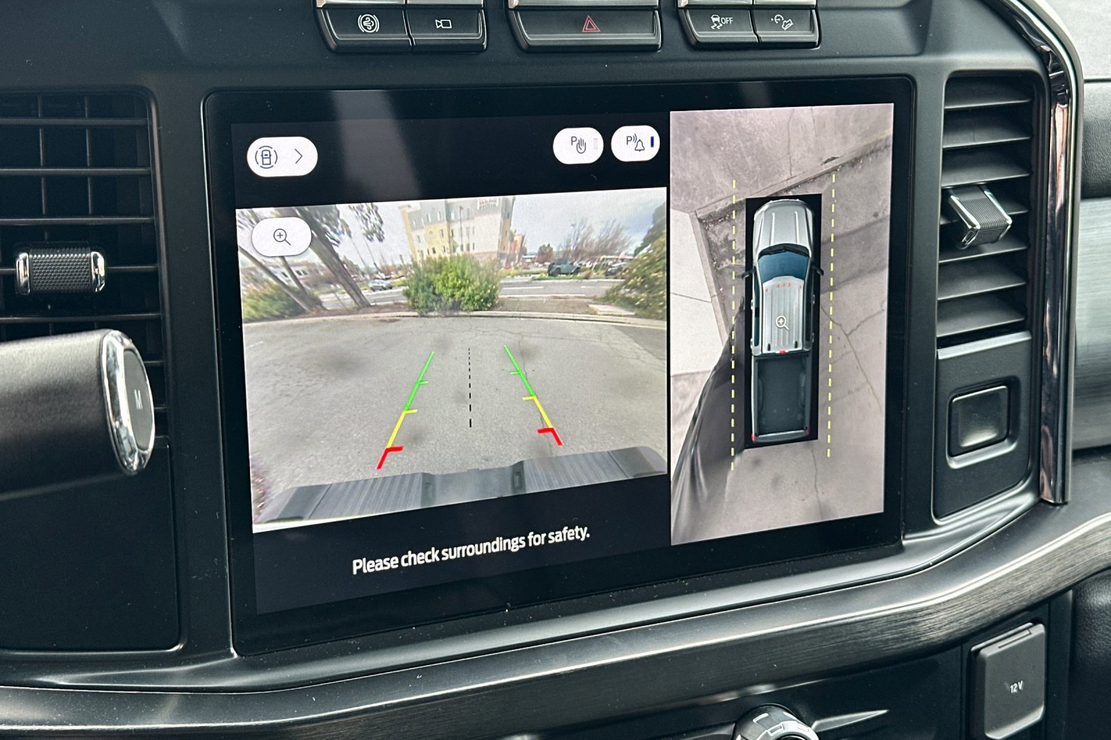 Certified 2023 Ford F250 Lariat w/ FX4 Off-Road Package image 26