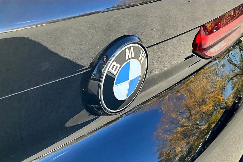 Used 2022 BMW X6 xDrive40i w/ M Sport Package AWD/4WD image 31