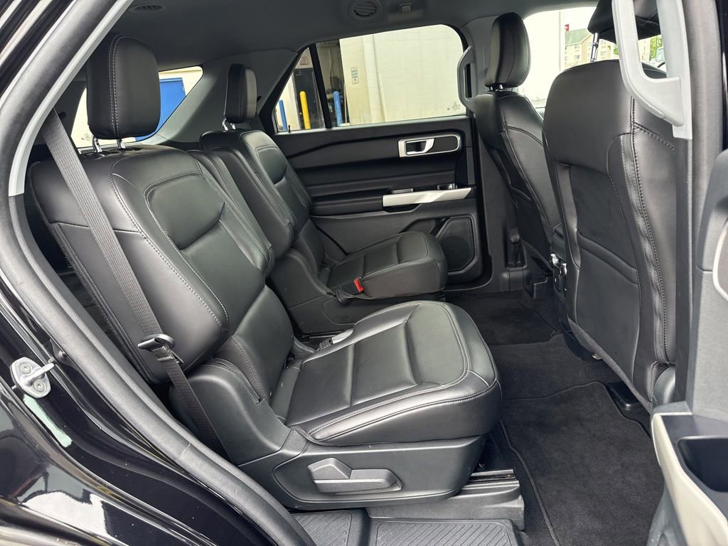 Certified 2021 Ford Explorer XLT w/ Equipment Group 202A AWD/4WD image 33
