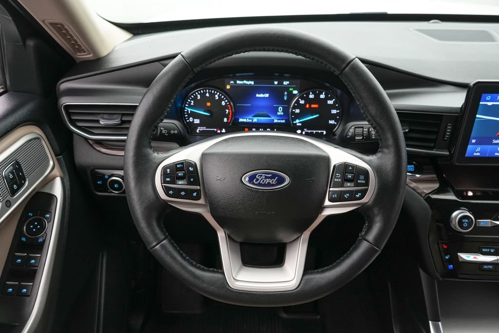 Certified 2023 Ford Explorer Limited w/ Equipment Group 301A AWD/4WD image 13
